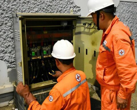 EVN hết lỗ lũy kế, gửi ngân hàng hơn 132.000 tỉ đồng