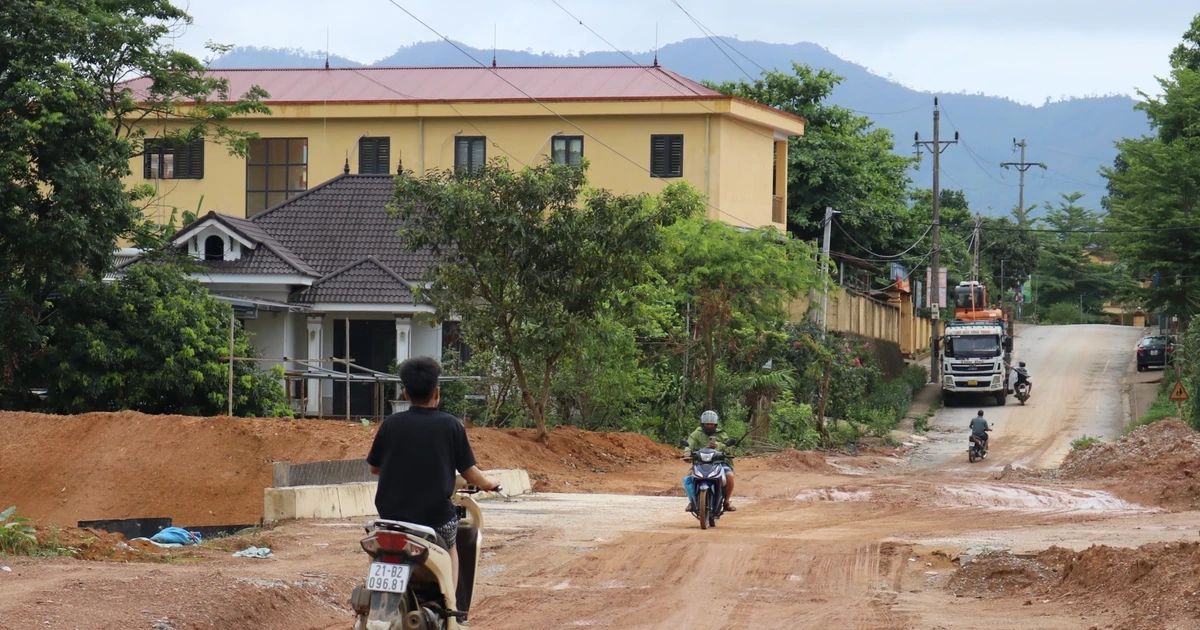 Người dân khốn khổ vì dự án chống ngập đào lên rồi… bỏ đó
