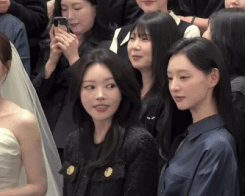 Hot hình ảnh Kim Ji Won mặc giản dị như nhân viên phục vụ nhưng vẫn sáng bừng trong đám cưới bạn thân