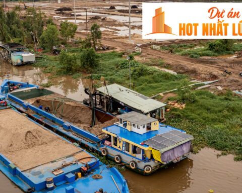 Cận cảnh loạt sà lan, xe cơ giới tấp nập tại siêu đô thị đại học hơn 2 tỷ USD của Vinhomes ở TP.HCM