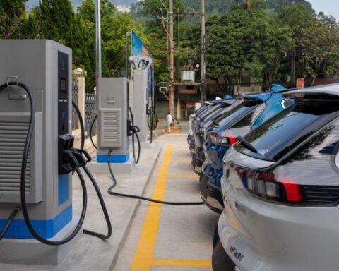 Miễn lệ phí trước bạ ô tô điện đến hết năm 2030