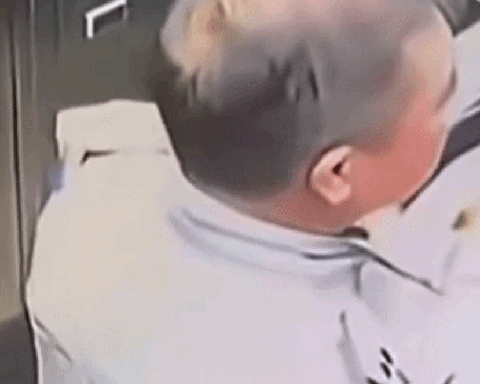 Mỹ nhân họ Tống tung video âm yếu, hôn hít chủ tịch đáng tuổi bố trong thang máy gây bão MXH sáng nay
