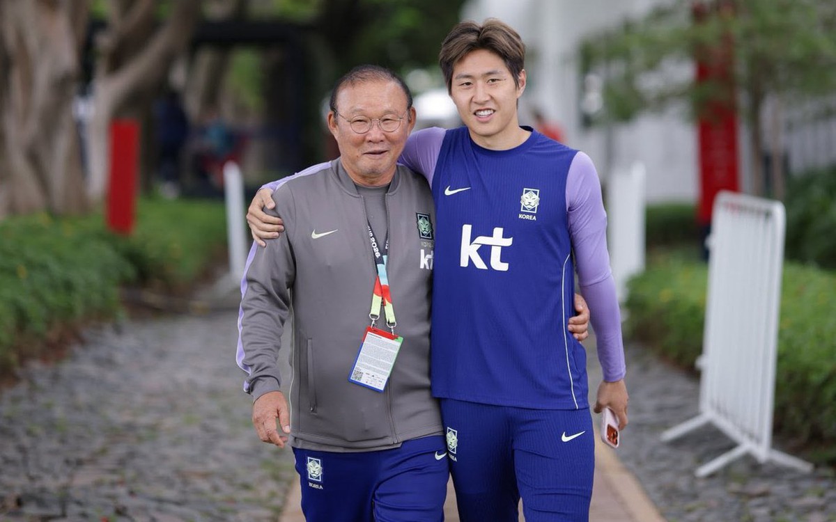 Khoảnh khắc gây sốt của ông Park Hang-seo và Lee Kang-in ở World Cup