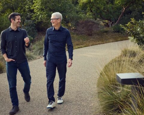 Tim Cook chỉ còn vài tháng làm CEO Apple: Canh bạc AI cuối cùng trước ngày chuyển giao quyền lực