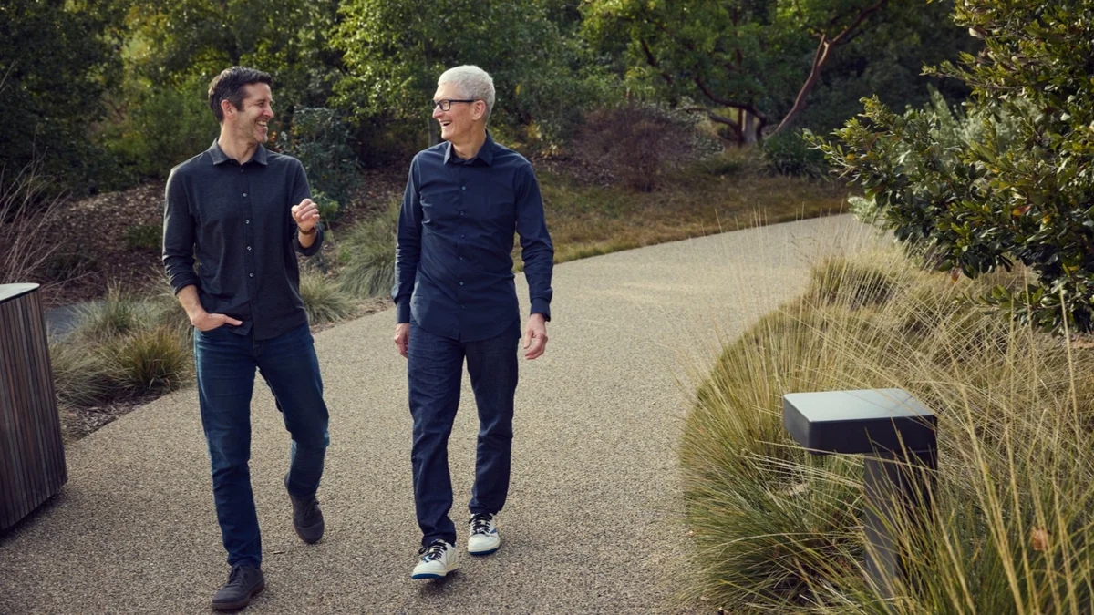 Tim Cook chỉ còn vài tháng làm CEO Apple: Canh bạc AI cuối cùng trước ngày chuyển giao quyền lực