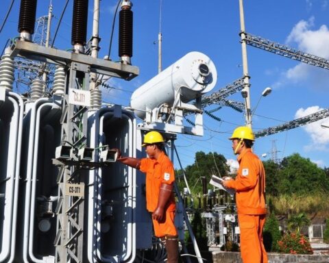 Chủ tịch và Kế toán trưởng bị bắt, doanh nghiệp điện phát thông báo quan trọng