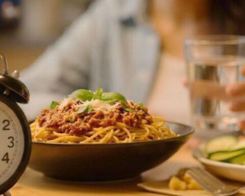 Nghiện ăn đêm khiến cơ thể bật chế độ tích mỡ, bác sĩ chỉ ra 2 món cứu cánh
