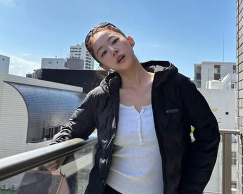 “Gái út nhà tài phiệt” gây sốt Hàn Quốc: U35 mà trẻ như gái 20, mặc đồ basic vẫn toát mùi sang xịn