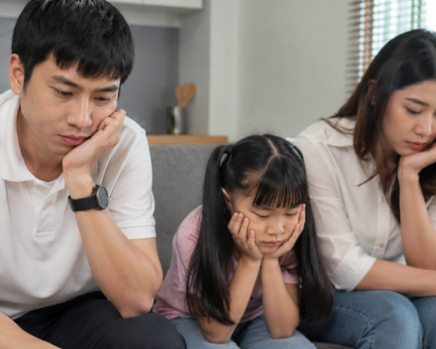 Một gia đình đáng sợ nhất không phải là cãi vã, mà là chỉ có một người liên tục làm điều này