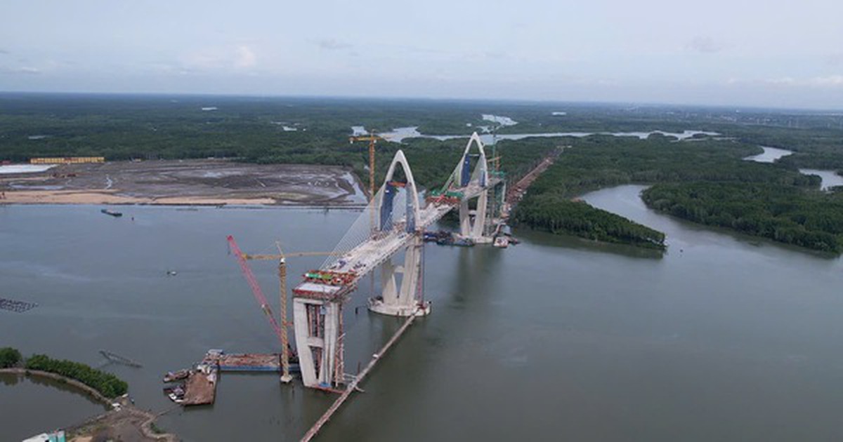 Cận cảnh cầu Phước An trước ngày hợp long