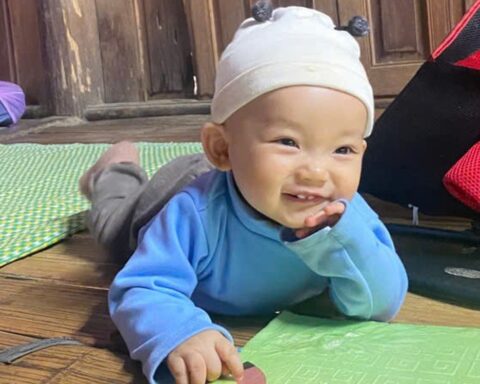 Giấc mơ làm cha mẹ của đôi vợ chồng từng bán hết trâu, bò để chạy chữa hiếm muộn