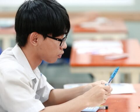 Thi tốt nghiệp THPT 2026 buổi thứ 2: Toán trắc nghiệm, khó nhằn hay dễ thở?