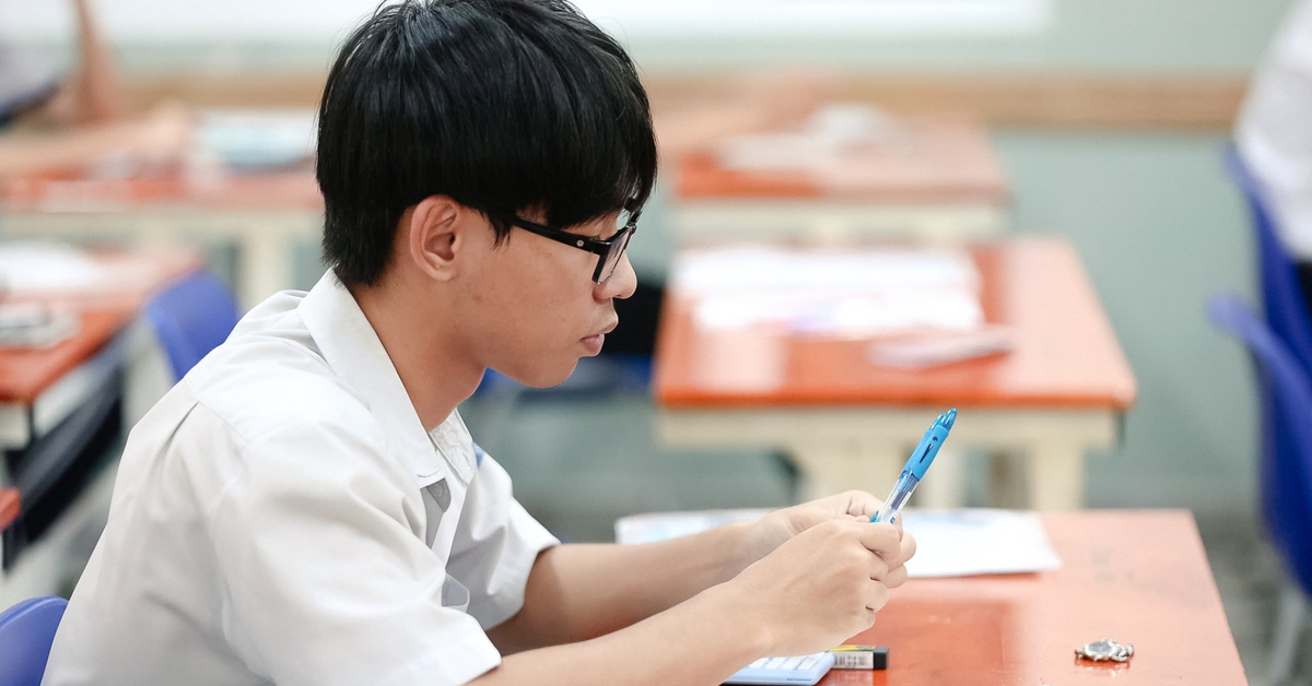 Thi tốt nghiệp THPT 2026 buổi thứ 2: Toán trắc nghiệm, khó nhằn hay dễ thở?