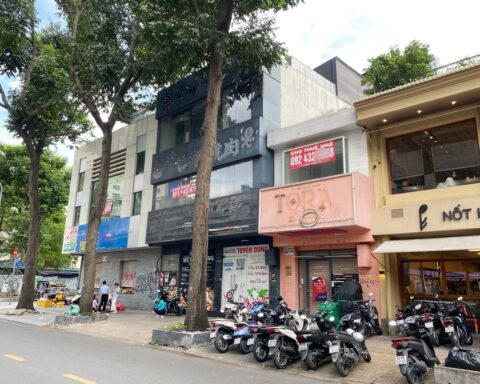 Nhà riêng ở TP.HCM rớt giá