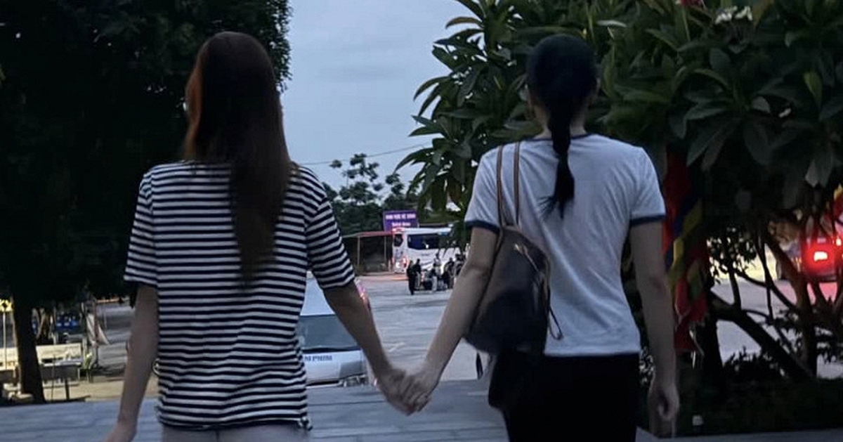Hoa hậu Việt bị đồn hẹn hò nay công khai loạt khoảnh khắc thân mật