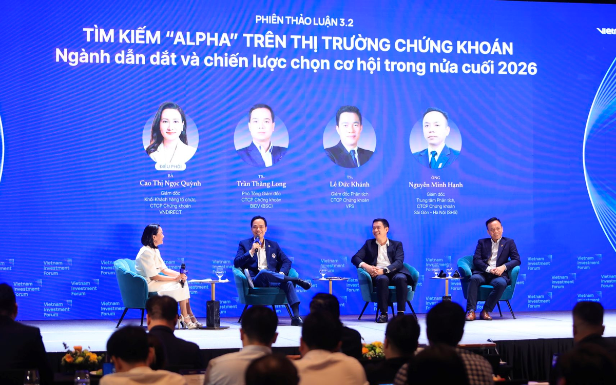 Nhóm ngành nào có thể “hút tiền” trở lại trong 6-12 tháng tới?