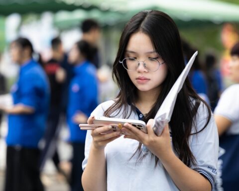 Thi tốt nghiệp THPT 2026 buổi cuối cùng: Các môn tự chọn liệu có “mưa” điểm 10?