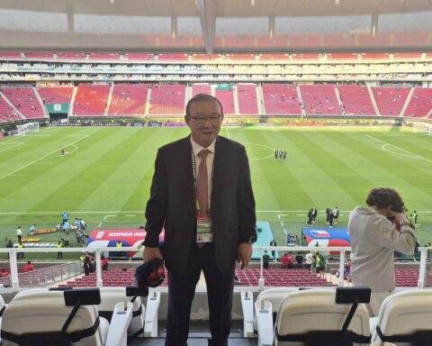 Ông Park Hang-seo khoe ảnh với sếp FIFA, nói lời gan ruột sau chiến thắng của Hàn Quốc ở World Cup