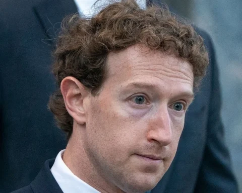 Facebook sập toàn cầu, Mark Zuckerberg ‘bốc hơi’ hàng tỷ USD?