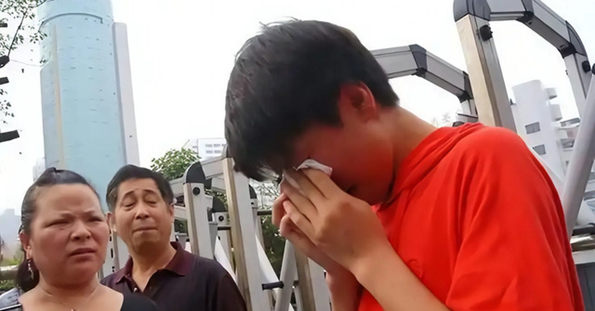 Nam sinh là thủ khoa toàn tỉnh vẫn trượt nguyện vọng 1, nhà trường khẳng định: “Chưa từng nhận được hồ sơ của em”
