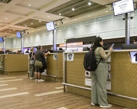 Bê bối tham nhũng rúng động nước Đông Nam Á: Loạt quan chức xuất nhập cảnh bị bắt vì ‘vòi’ 230 tỷ đồng từ người nước ngoài, cựu thứ trưởng bỏ túi 160 triệu/tuần, hơn 35 cán bộ có nguồn thu bất chính