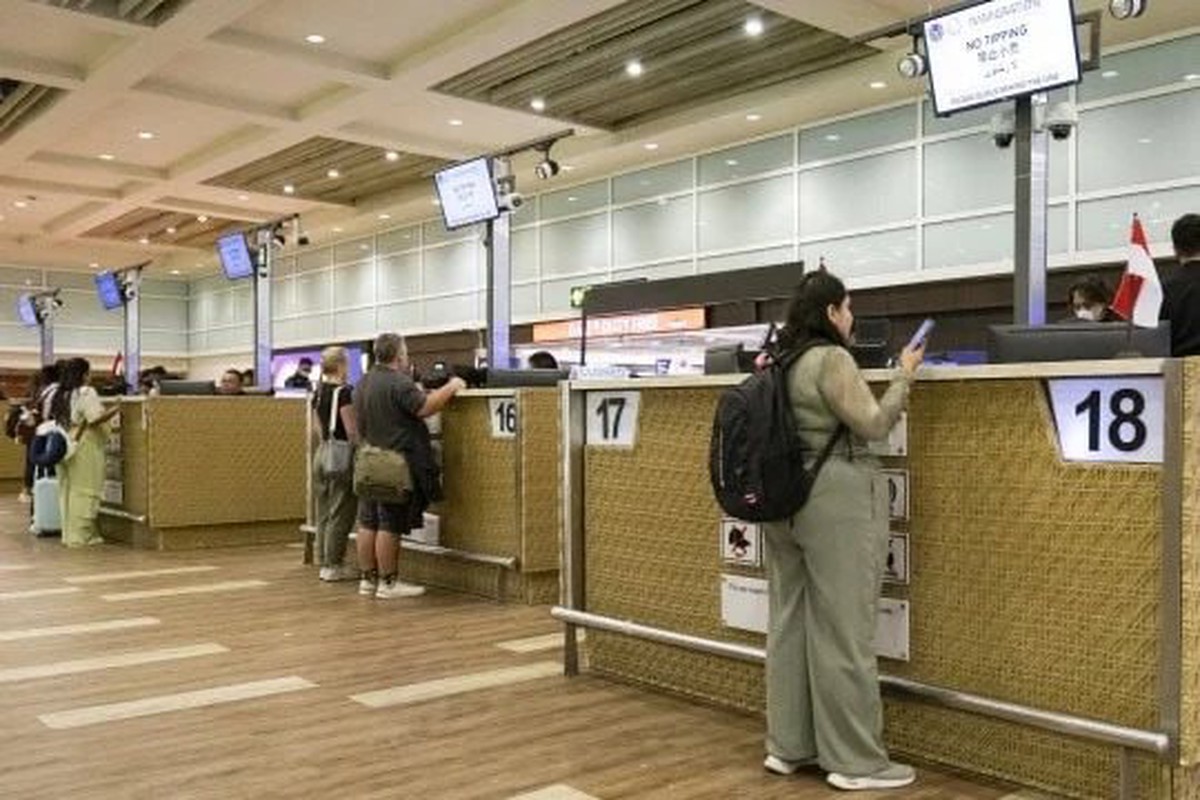Bê bối tham nhũng rúng động nước Đông Nam Á: Loạt quan chức xuất nhập cảnh bị bắt vì ‘vòi’ 230 tỷ đồng từ người nước ngoài, cựu thứ trưởng bỏ túi 160 triệu/tuần, hơn 35 cán bộ có nguồn thu bất chính