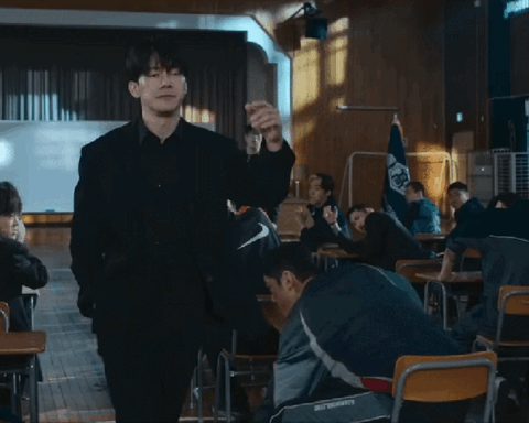 Teach You a Lesson chiếm top 1 toàn cầu quá nhanh quá nguy hiểm
