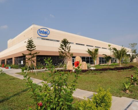 Việt Nam sở hữu nhà máy lắp ráp và kiểm định chip lớn nhất của Intel