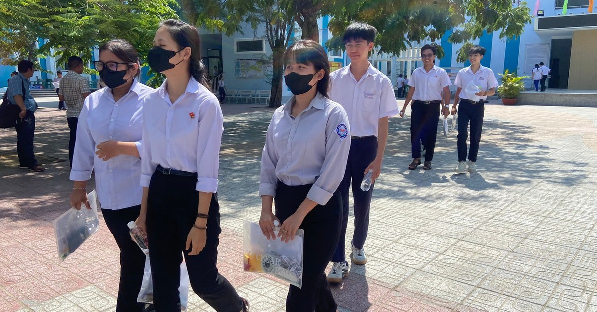 Khánh Hoà: Xác minh thông tin giám thị “ưu ái” thí sinh dùng phao thi tốt nghiệp