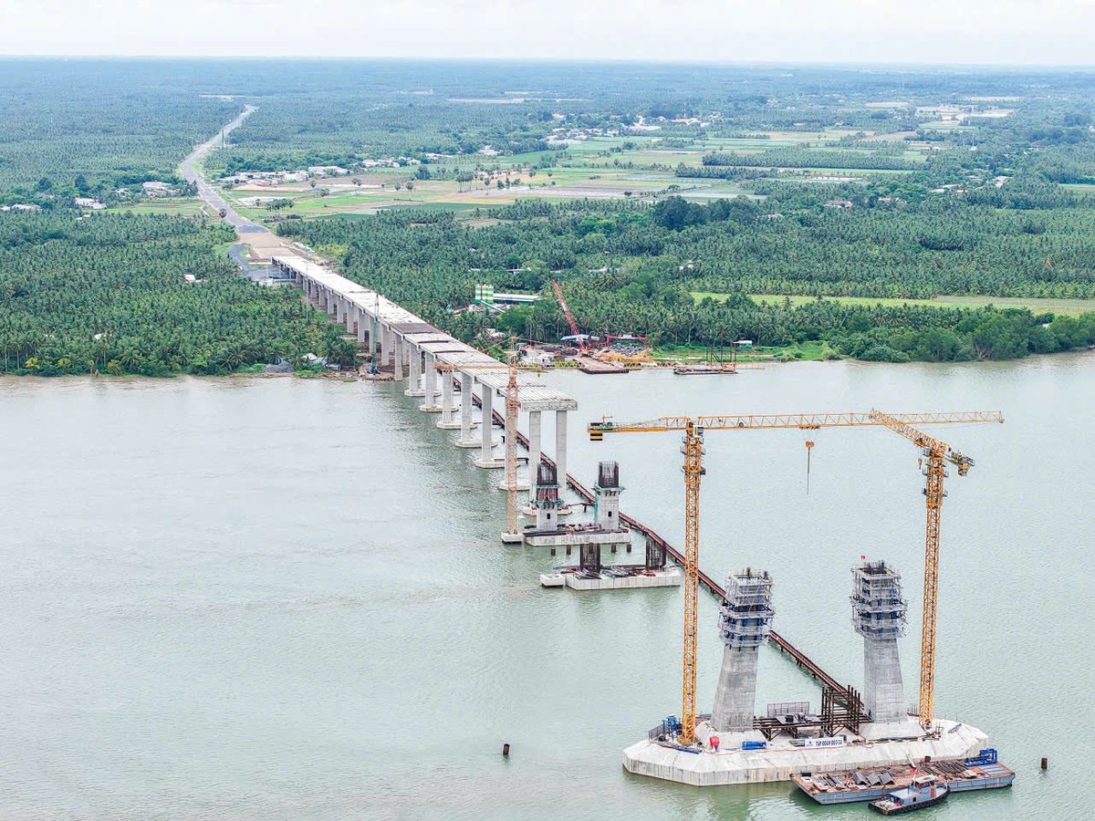 Bộ trưởng Trần Hồng Minh thúc tiến độ cầu Đại Ngãi, hoàn thiện trục giao thông chiến lược miền Tây