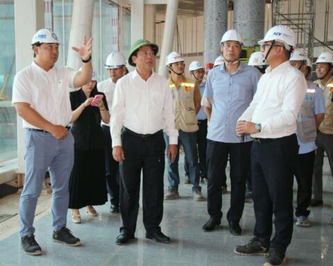6.800 công nhân đang làm “3 ca, 4 kíp” suốt ngày đêm đưa sân bay lớn nhất Việt Nam tăng tốc về đích