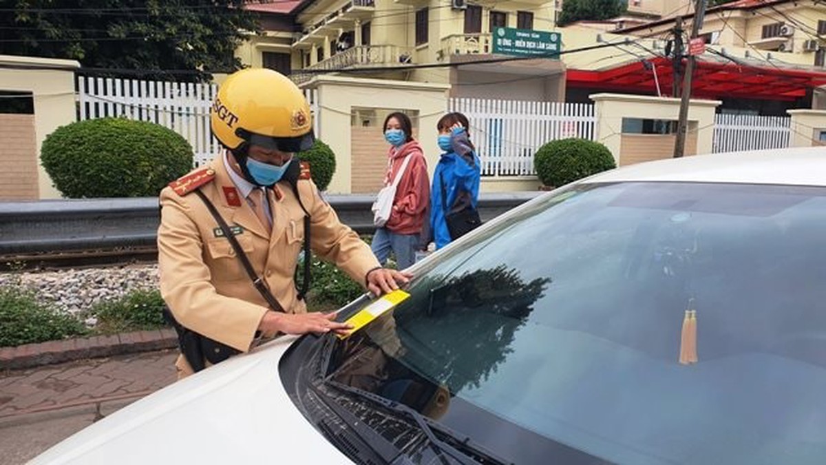 Từ 15/6, lực lượng chức năng bắt đầu phạt nguội tại 8 tuyến đường, đặc biệt tập trung xử lý các vi phạm sau