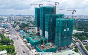 Hàng chục dự án căn hộ đua nhau ‘mọc’ lên dọc đoạn Quốc lộ