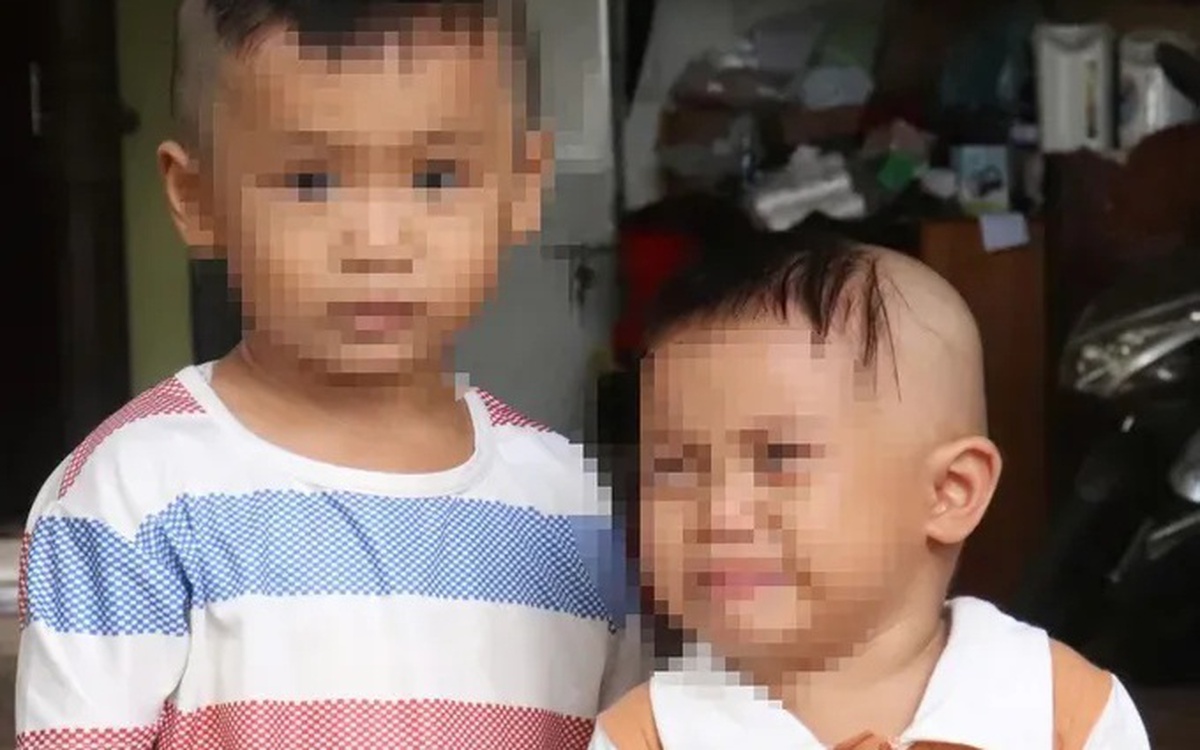 Xót xa cảnh 2 cháu bé bị bỏ rơi trước cổng chùa dưới trời mưa ướt sũng