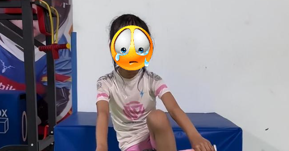 Những hình ảnh đang khiến cư dân mạng bức xúc: Chỉ vì ham hố thành tích mà cha mẹ nỡ “hành” con cỡ này!