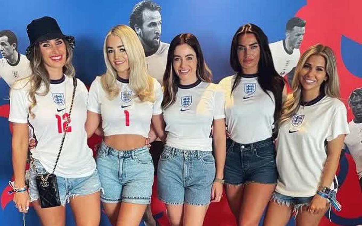 Dàn WAGs nóng bỏng của tuyển Anh ở World Cup “tan đàn xẻ nghé”: Người ly hôn, người bị phũ, giờ trơ trọi đúng một người