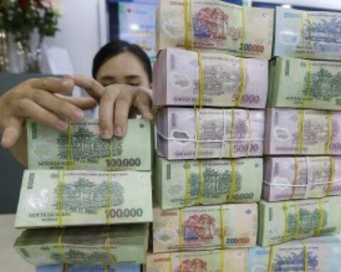 Lãi suất đầu vào lên mặt bằng mới, ngân hàng trước áp lực chi phí vốn và nợ xấu