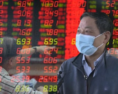 Phát hiện người đàn ông lãi “khủng” 50 lần vì bỏ quên tài khoản chứng khoán 15 năm, môi giới phải về tận làng báo tin vui