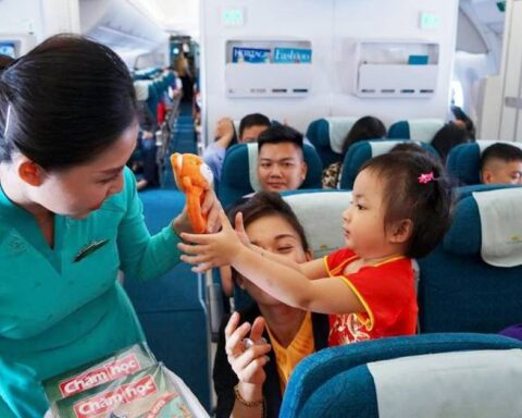 Gia đình có trẻ em cần chú ý: Quy định mới khi mua vé máy bay của Vietnam Airlines