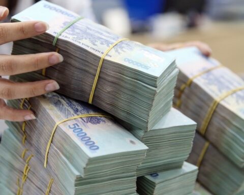 Thanh khoản cải thiện, áp lực huy động vốn giảm dần
