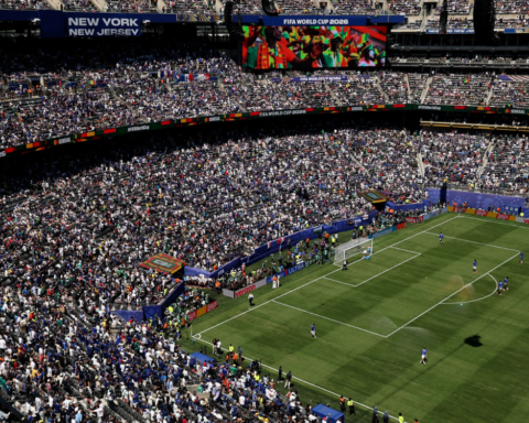 World Cup 2026 lại dính chỉ trích: Mặt sân gồ ghề bị chê là thảm hoạ, không chấp nhận nổi