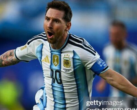 Full highlight Argentina 3-0 Algeria: Cả thế giới phát cuồng vì cú hat-trick của Messi, siêu sao xô đổ loạt kỉ lục World Cup