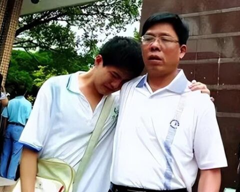 Nam sinh đạt điểm thủ khoa, đỗ đại học danh tiếng rồi biến mất suốt 26 năm: Nguyên nhân khiến nhiều bậc phụ huynh nghe xong đều “lặng người”