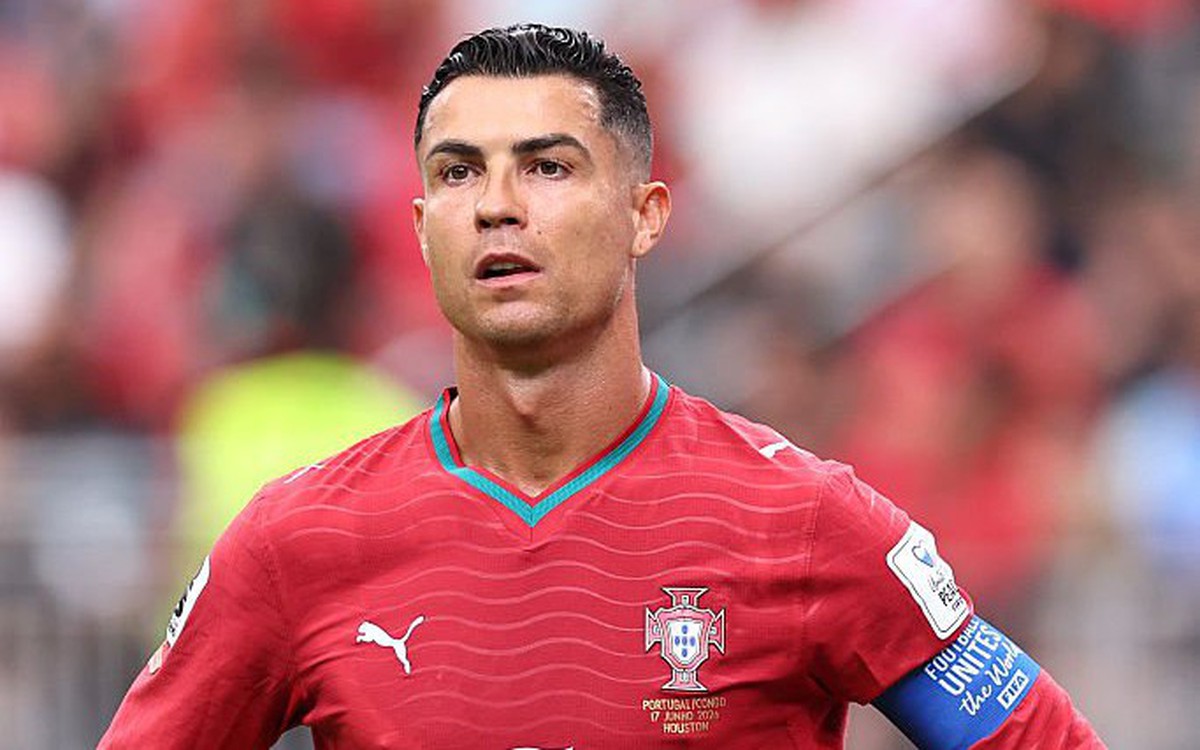 Ronaldo “tịt ngòi”, Bồ Đào Nha chơi tẻ nhạt bị CHDC Congo cầm hoà 1-1
