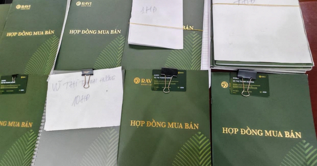 Cận cảnh những tập hợp đồng mua bán kỳ nghỉ khiến 493 người mất hơn 181 tỷ đồng