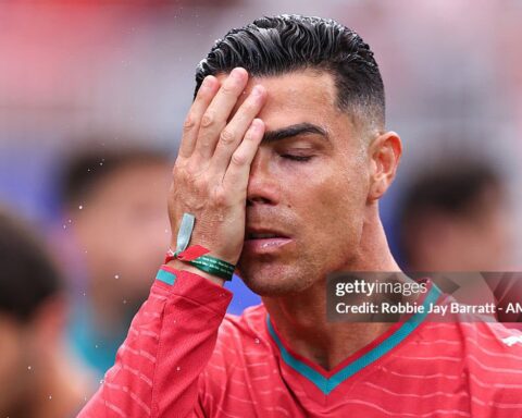 Thật đau lòng khi chứng kiến Ronaldo buồn và bất lực thế này!