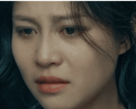 “Cô ấy xinh không?”, “Ngủ với nhau chưa?”, “Anh yêu cô ấy”: Những nấc thang đẩy một người phụ nữ đến tận cùng của sự phản bội