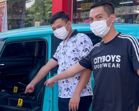 Bắt giam 2 thanh niên tổ chức “bay lắc” trên taxi