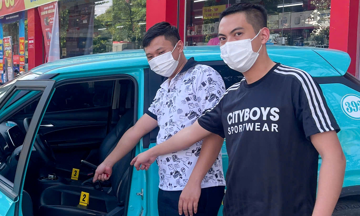 Bắt giam 2 thanh niên tổ chức “bay lắc” trên taxi