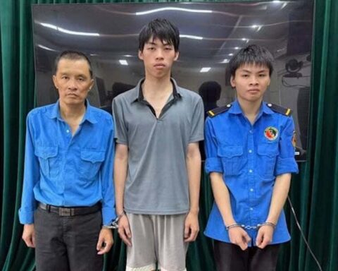 Tạm giữ 3 bảo vệ chung cư hành hung khách và tài xế sau thắc mắc phí gửi xe
